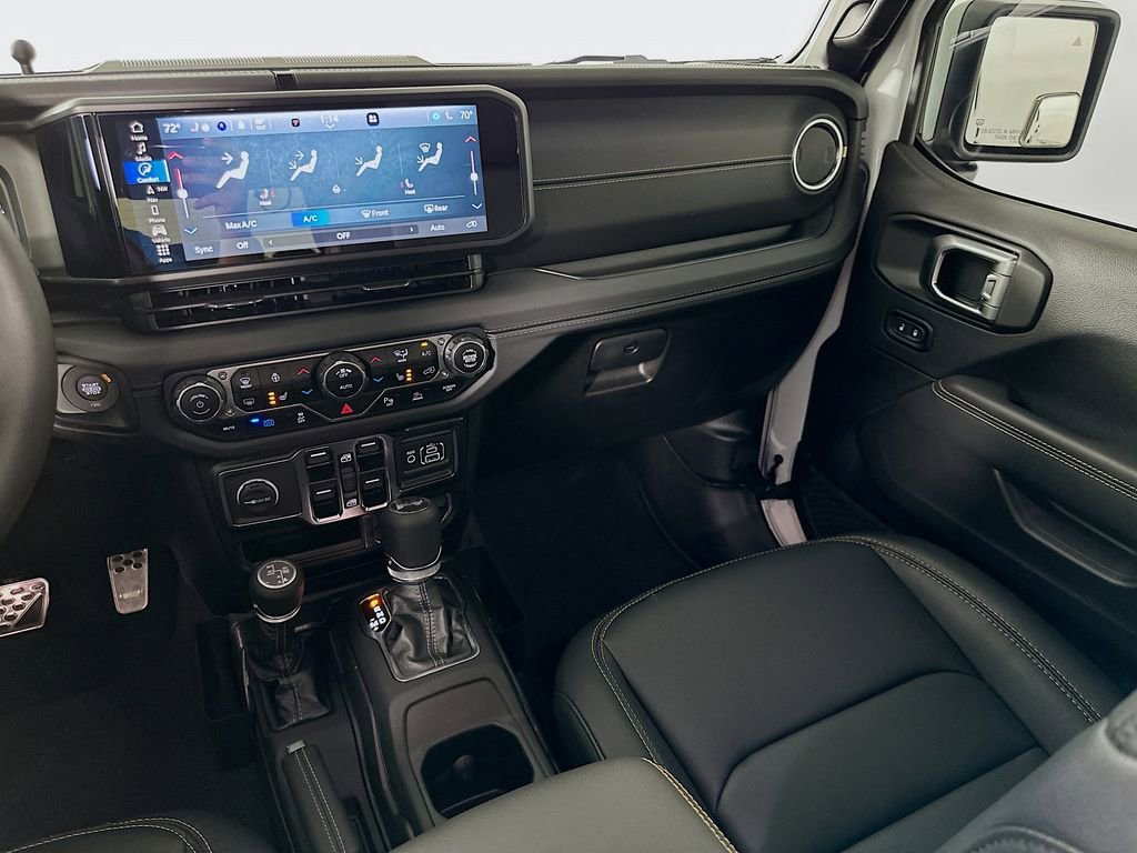 Used 2024 Jeep Wrangler Unlimited Sahara w/ Technology Group image 23