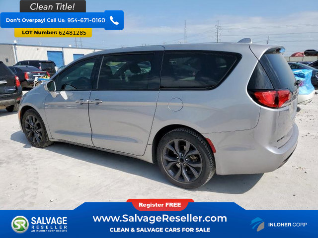 Used 2019 Chrysler Pacifica Touring Plus w/ S Appearance Package image 3