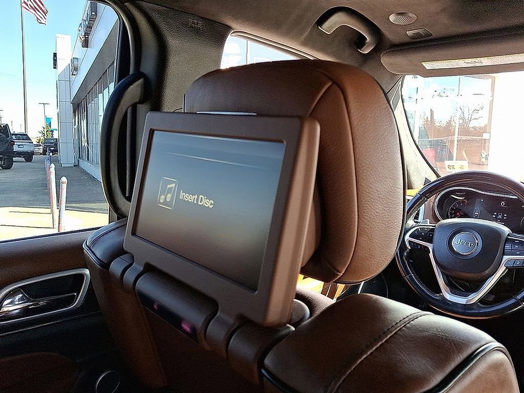 Used 2020 Jeep Grand Cherokee Summit w/ Platinum Series Group image 16