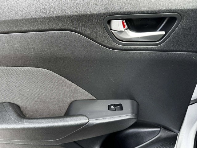 Used 2022 Hyundai Accent SEL image 31