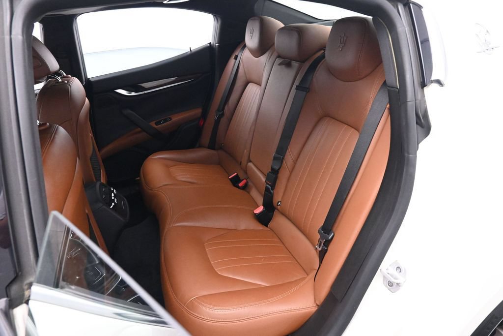 Used 2019 Maserati Ghibli S Q4 AWD/4WD image 19