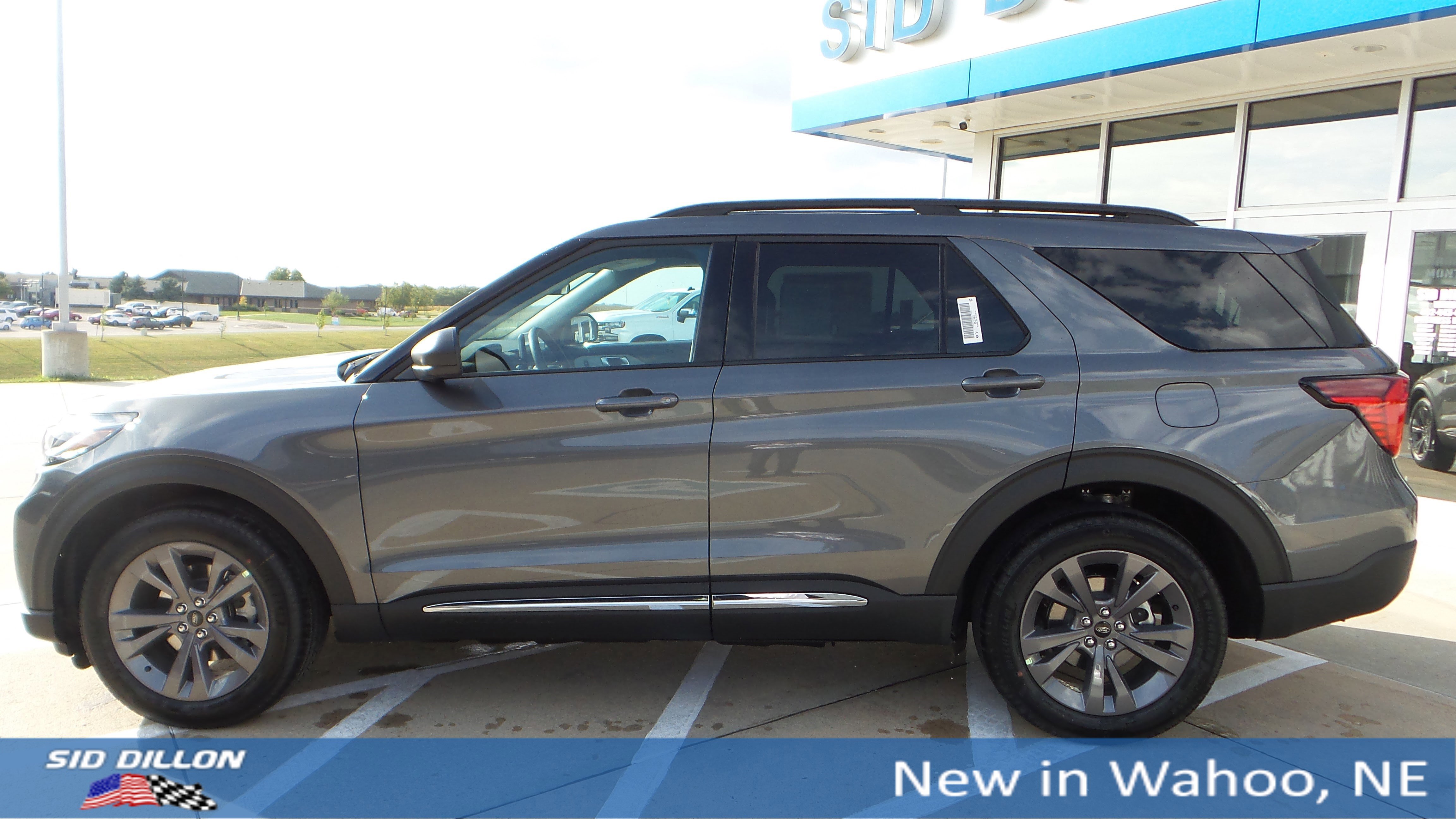 New 2025 Ford Explorer Active w/ Active Comfort Package image 2