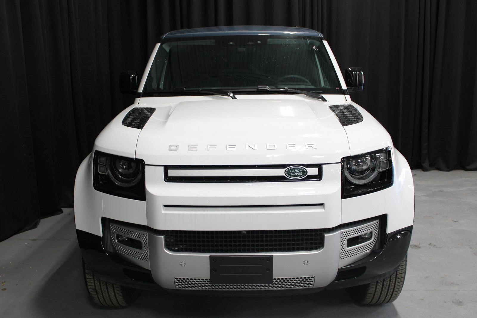 Used 2025 Land Rover Defender 110 S image 7