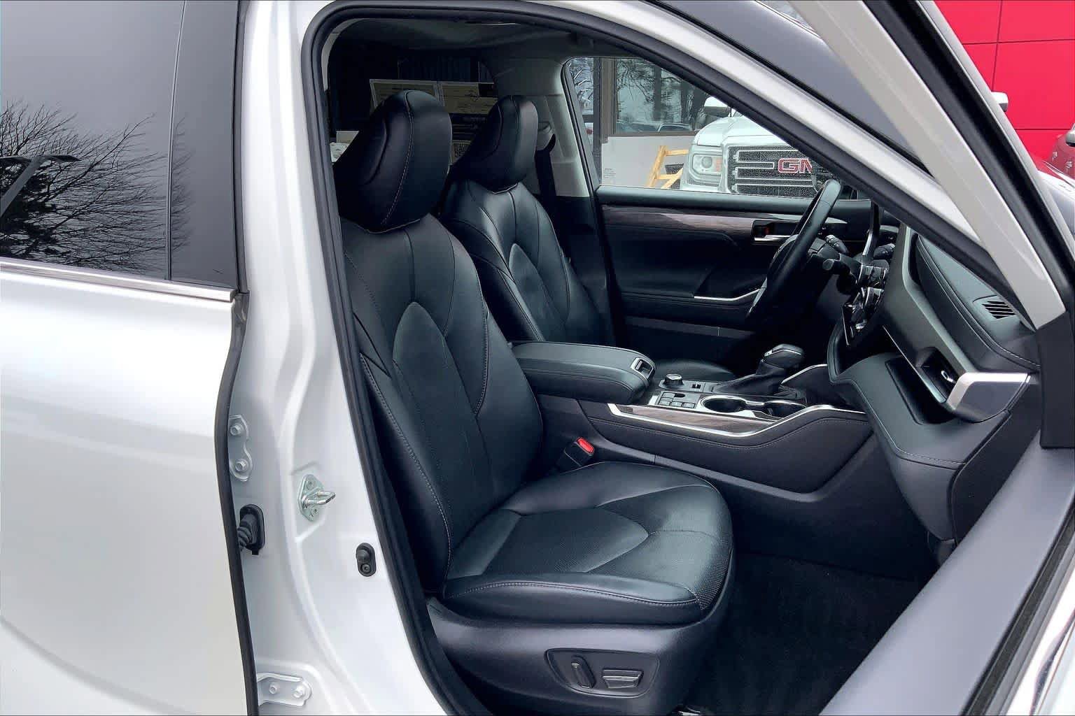 Used 2023 Toyota Highlander Limited AWD/4WD image 8