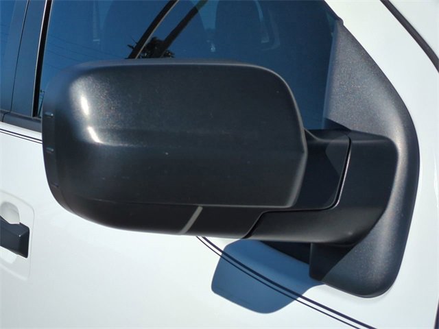 Used 2024 Nissan Titan SV w/ SV Convenience Package image 12