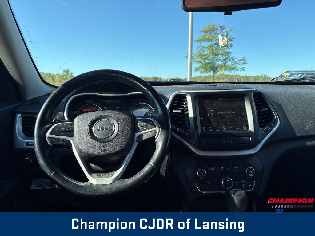 Used 2016 Jeep Cherokee Trailhawk w/ Cold Weather Group AWD/4WD image 2