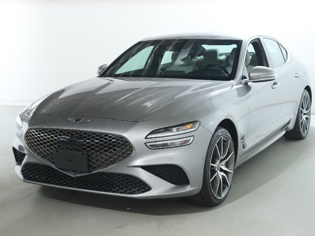 Used 2024 Genesis G70 2.5T image 4