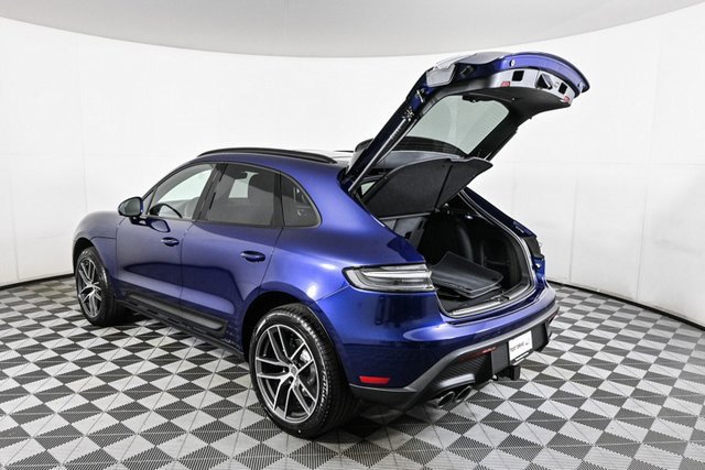 Used 2025 Porsche Macan image 33