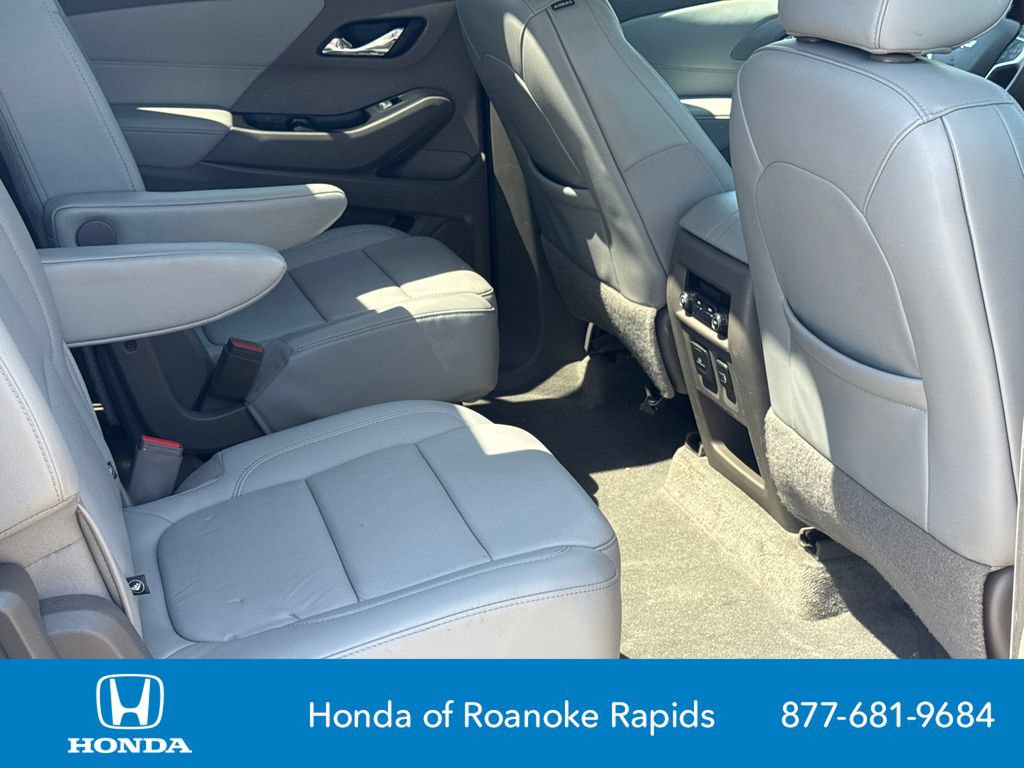 Used 2019 Chevrolet Traverse LT w/ LT Premium Package AWD/4WD image 15
