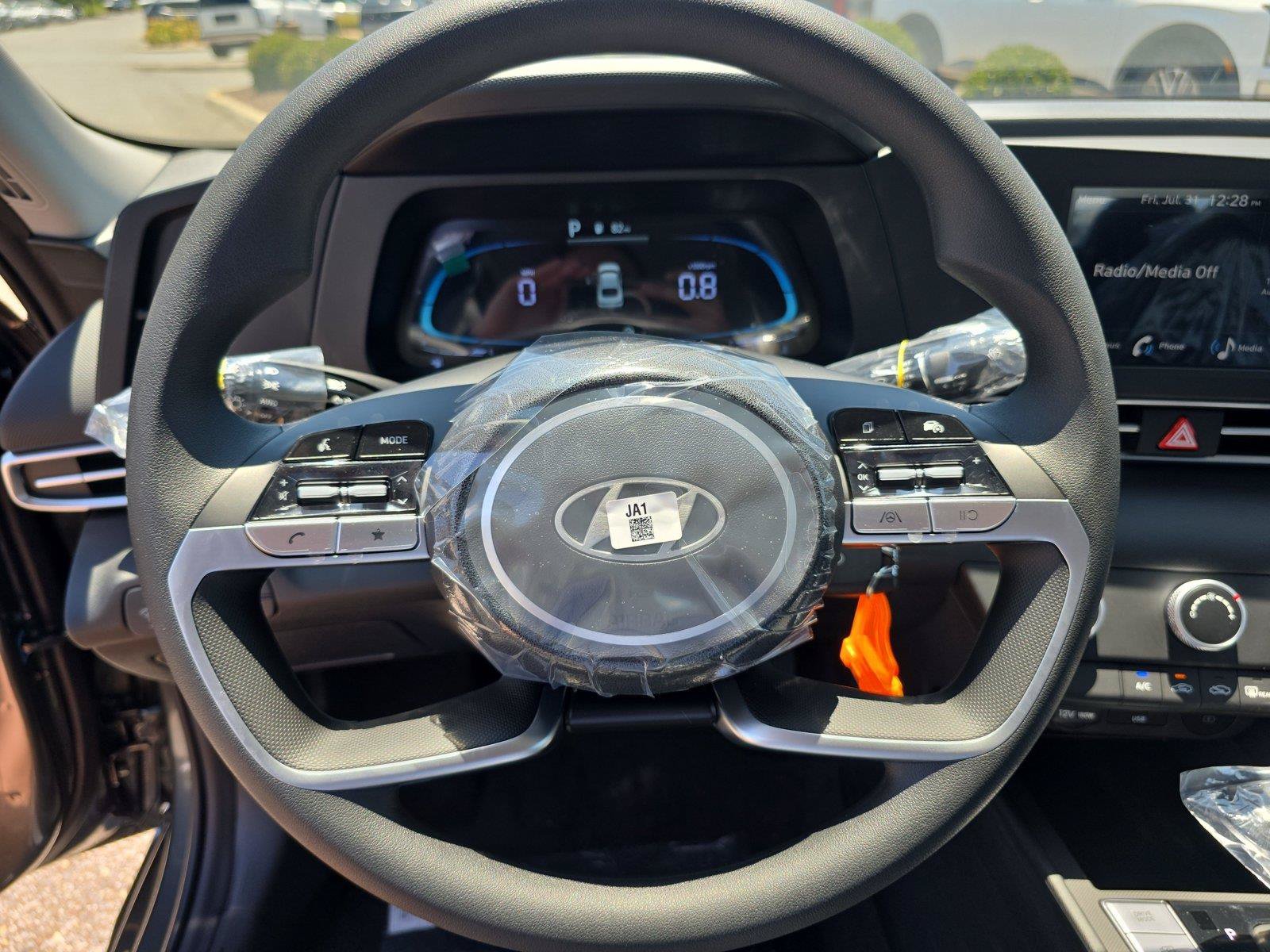 New 2026 Hyundai Elantra SE FWD image 14