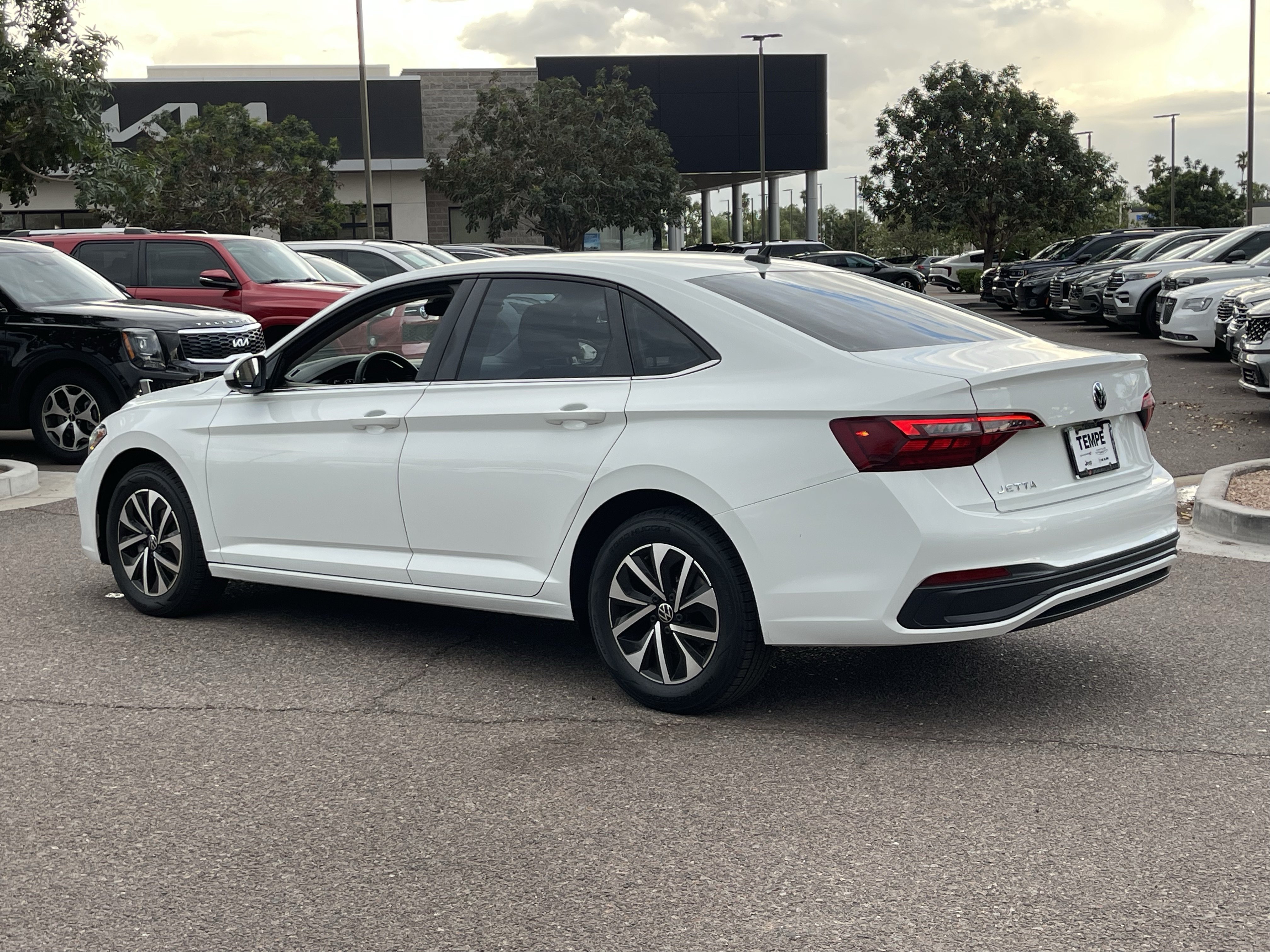 Used 2023 Volkswagen Jetta S FWD image 4
