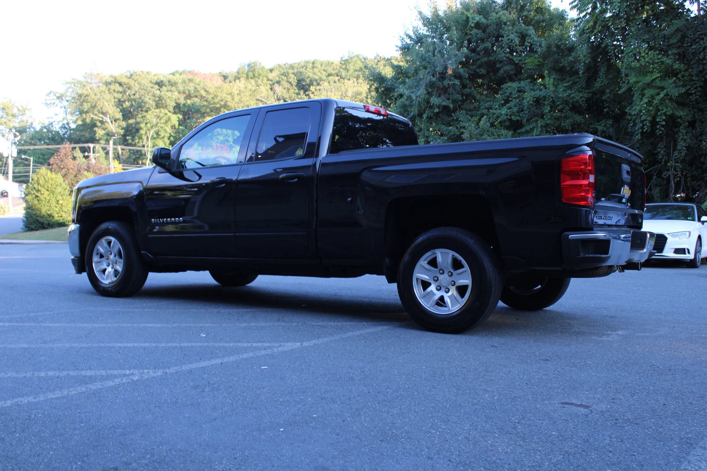 Used 2019 Chevrolet Silverado 1500 LT image 4