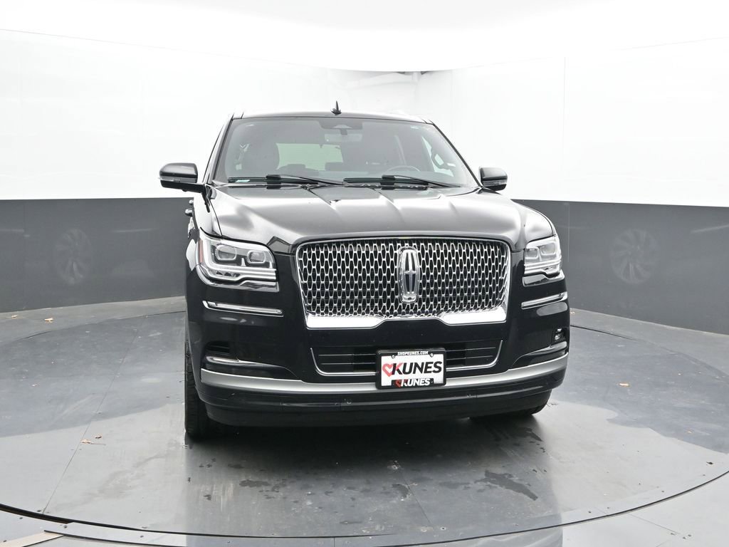 Used 2024 Lincoln Navigator Premiere image 4