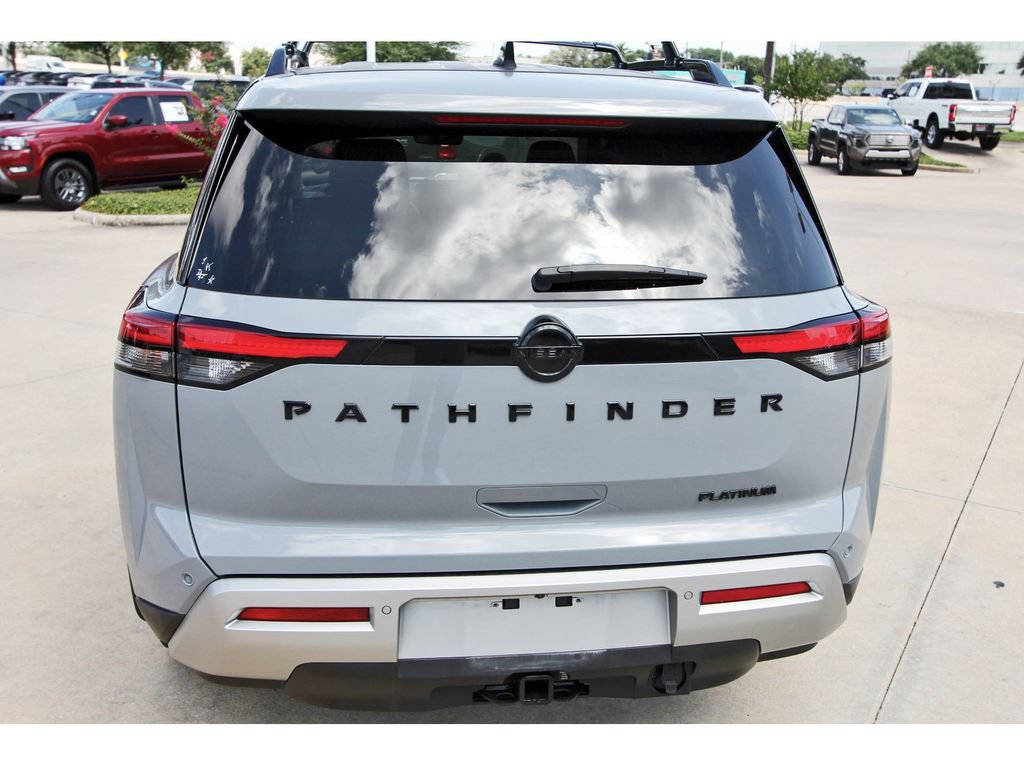 Used 2024 Nissan Pathfinder Platinum FWD image 7
