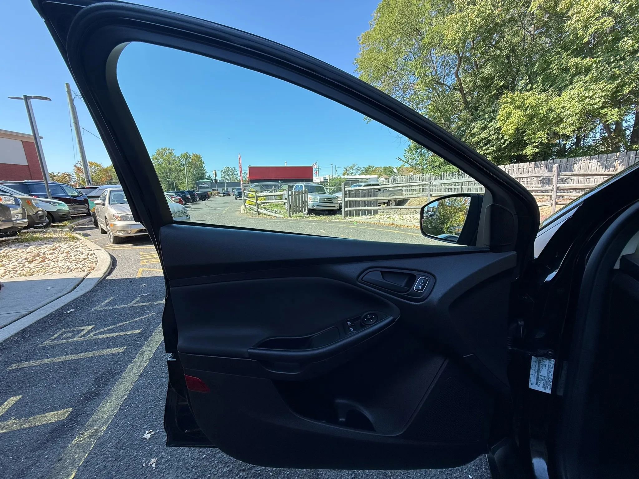 Used 2016 Ford Focus S image 9