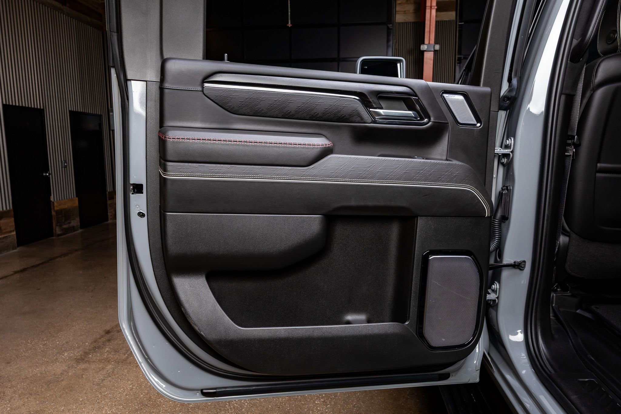 Used 2024 GMC Sierra 2500 AT4X image 38