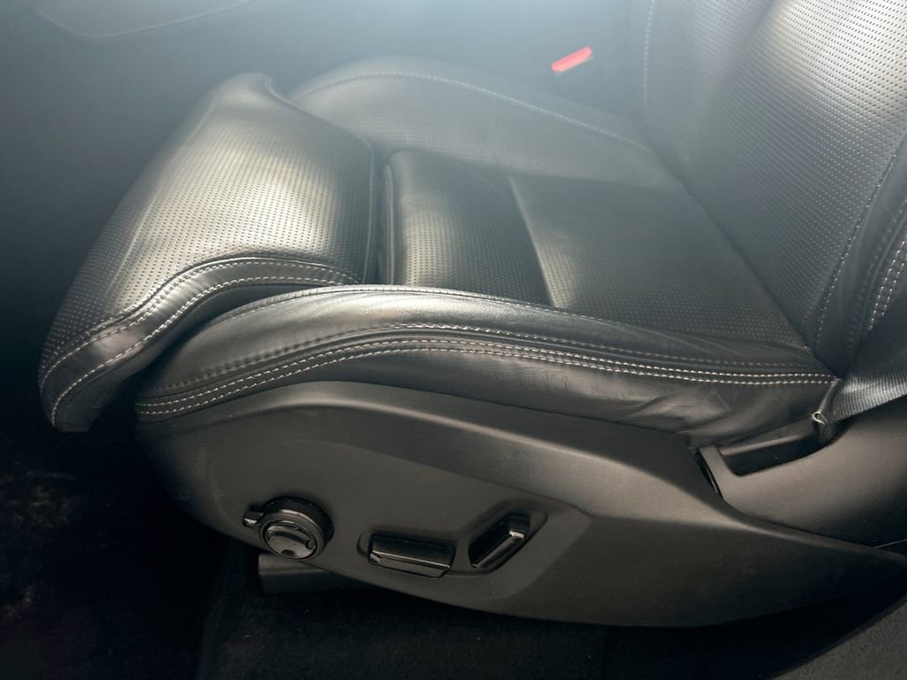 Used 2023 Volvo XC90 B6 Ultimate w/ Protection Package Premier image 14