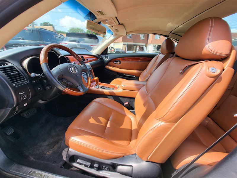 Used 2004 Lexus SC 430 Convertible RWD image 9