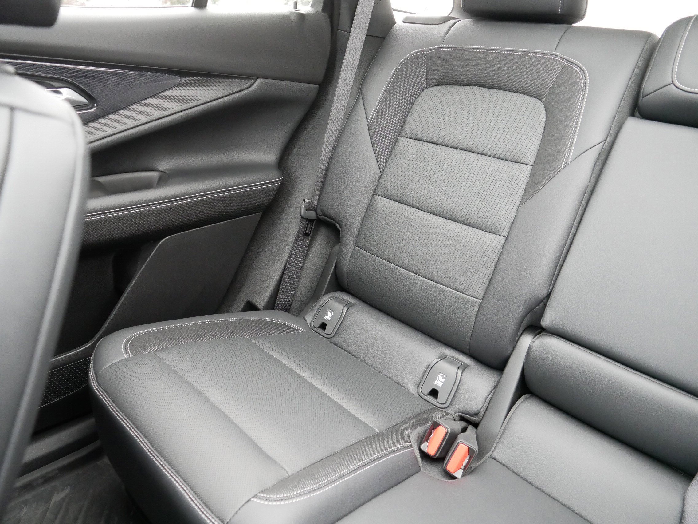 Used 2024 Chevrolet Blazer EV LT image 12