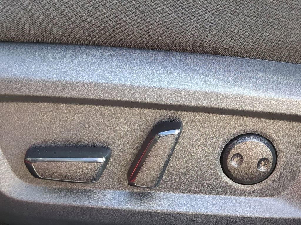 Certified 2025 Nissan Rogue SV image 20