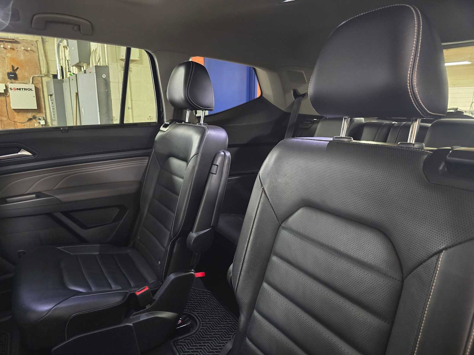 Used 2022 Volkswagen Atlas SEL Premium AWD/4WD image 18