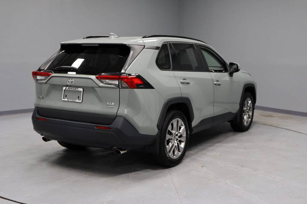 Used 2022 Toyota RAV4 XLE Premium AWD/4WD image 10