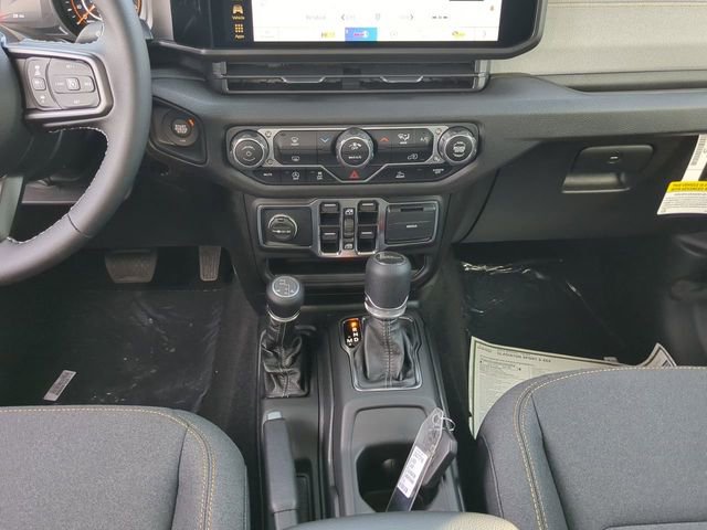 New 2025 Jeep Gladiator Sport AWD/4WD image 18
