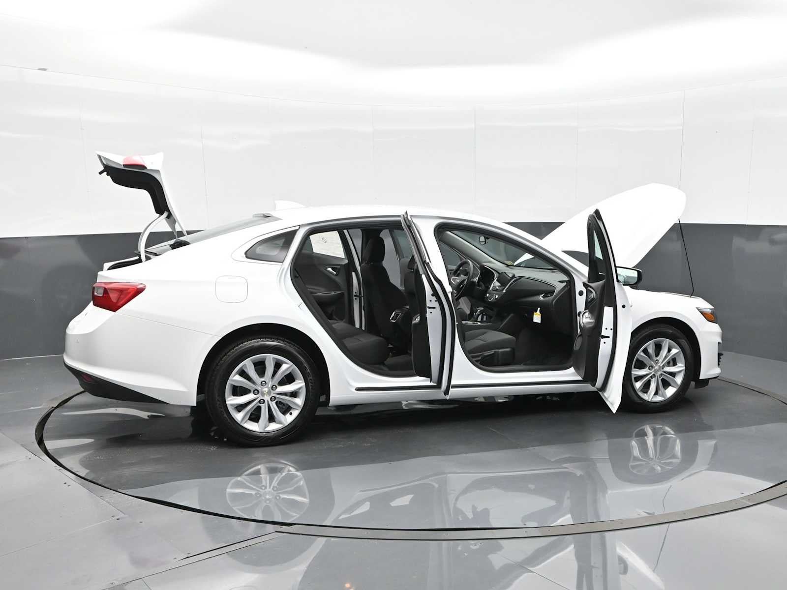 New 2025 Chevrolet Malibu LT FWD image 35