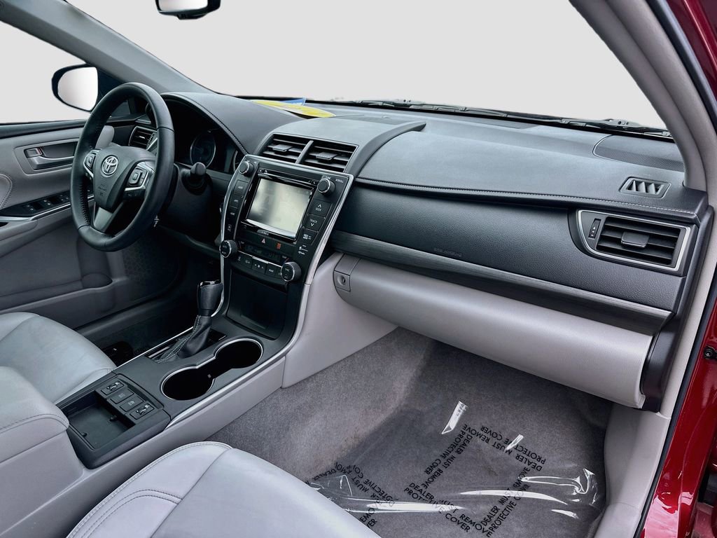 Used 2017 Toyota Camry XLE FWD image 29