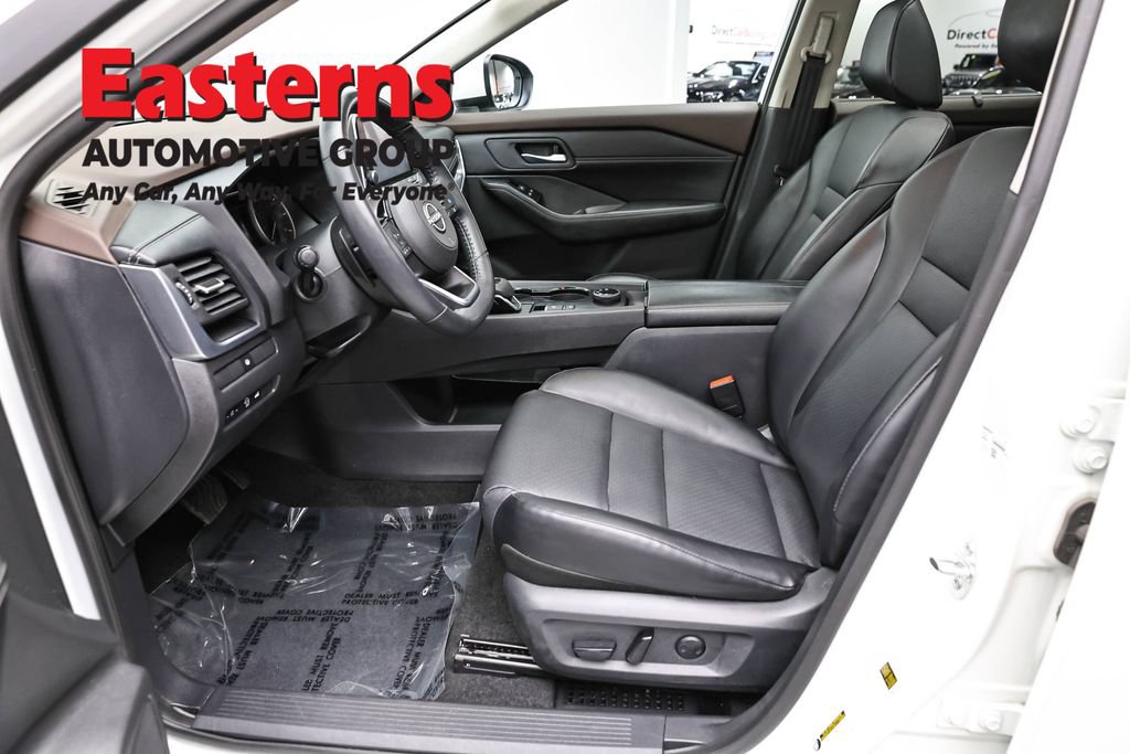 Used 2023 Nissan Rogue SV w/ SV Premium B Package AWD/4WD image 14