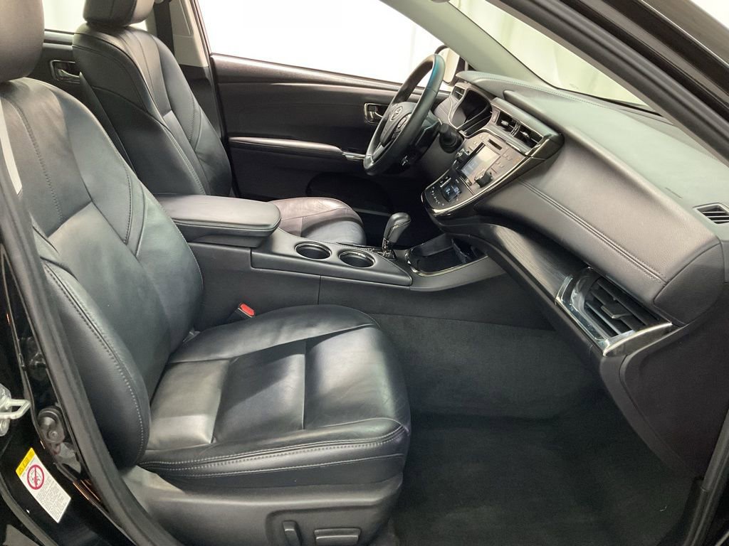 Used 2018 Toyota Avalon Touring image 25