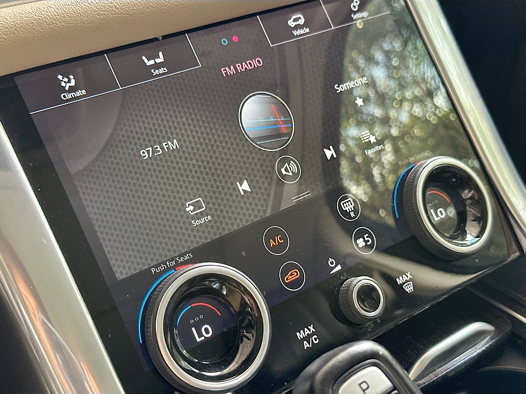 Used 2020 Land Rover Range Rover Sport HSE image 15