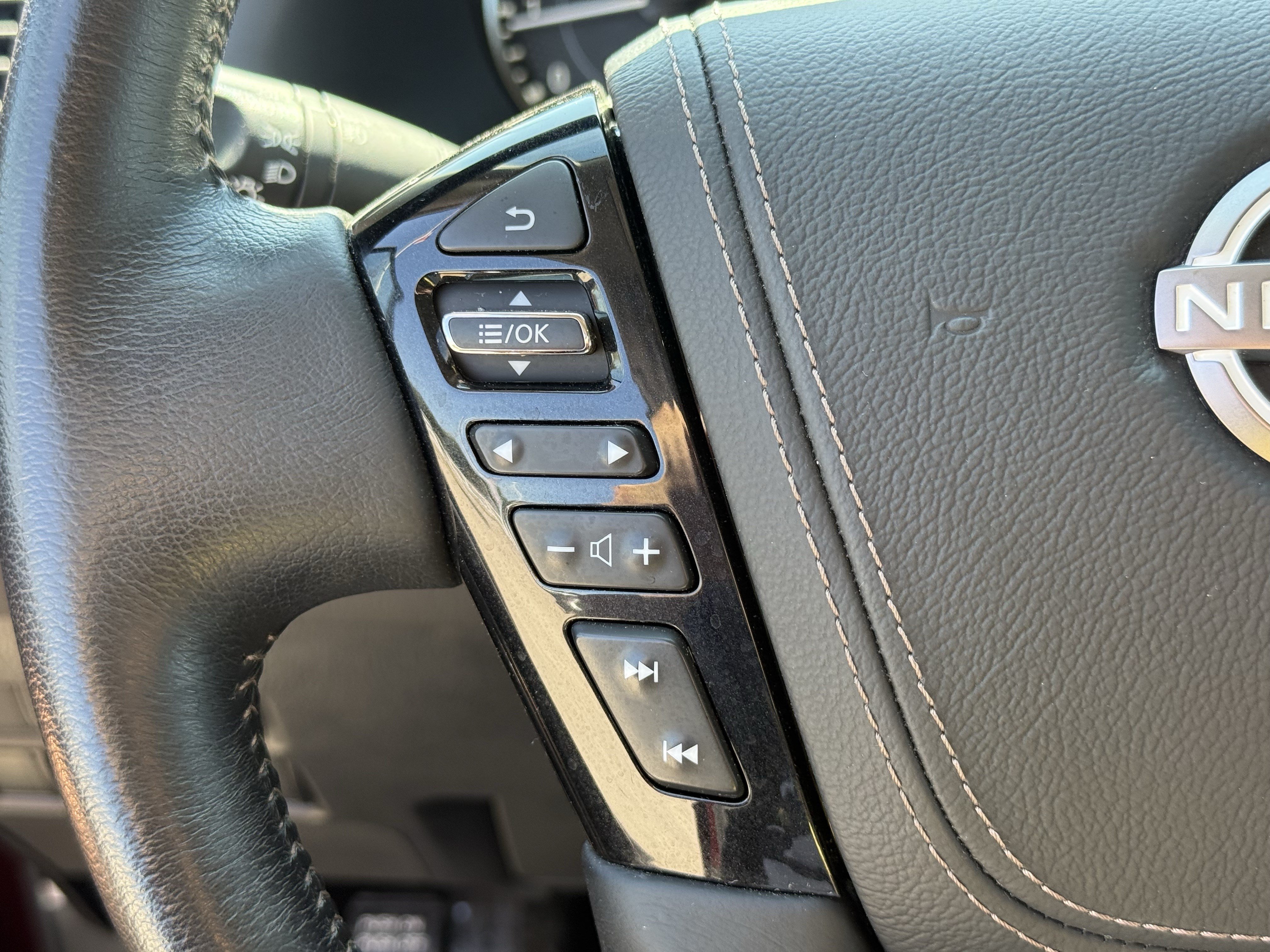 Used 2023 Nissan Armada Platinum w/ Captain's Chairs Package AWD/4WD image 16