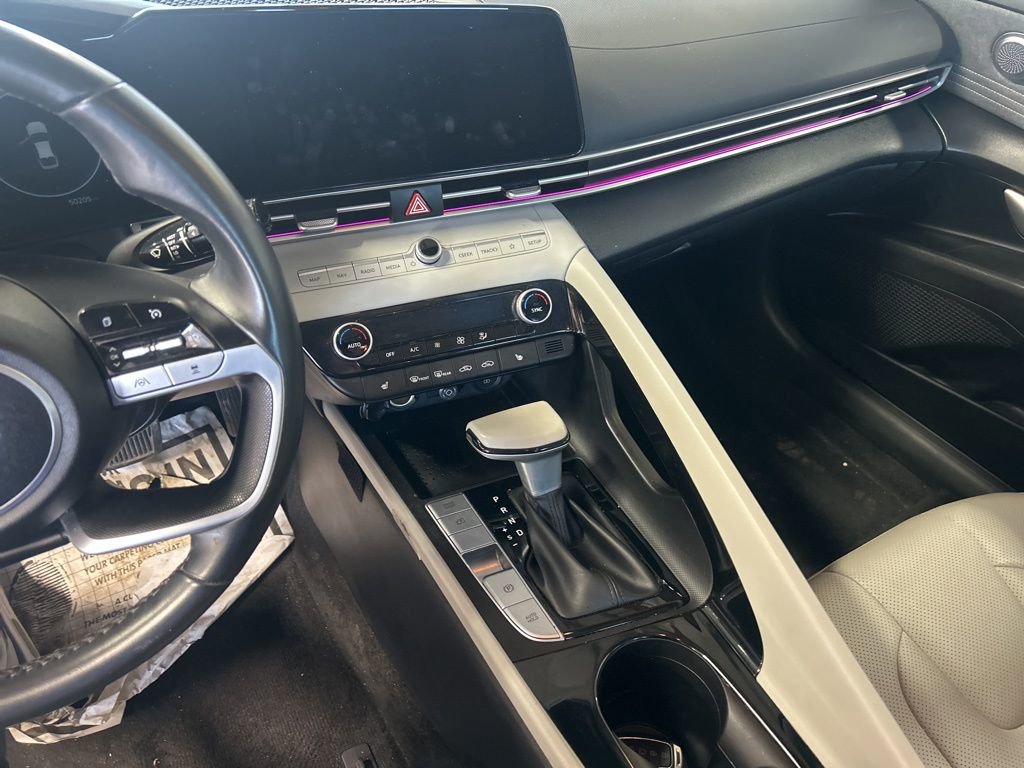 Used 2022 Hyundai Elantra Limited w/ Cargo Package image 7