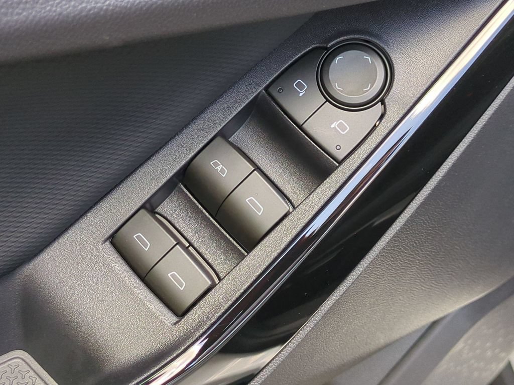 New 2026 Chevrolet Equinox LT w/ Safety and Technology Package FWD image 13