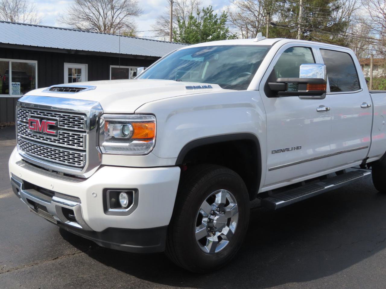 Used 2019 GMC Sierra 3500 Denali w/ Duramax Plus Package image 10