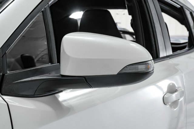 Used 2019 Toyota C-HR LE image 35