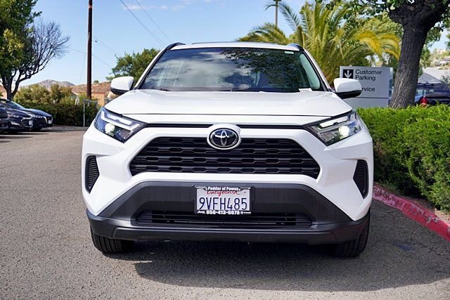 Used 2025 Toyota RAV4 XLE w/ Convenience Package FWD image 5