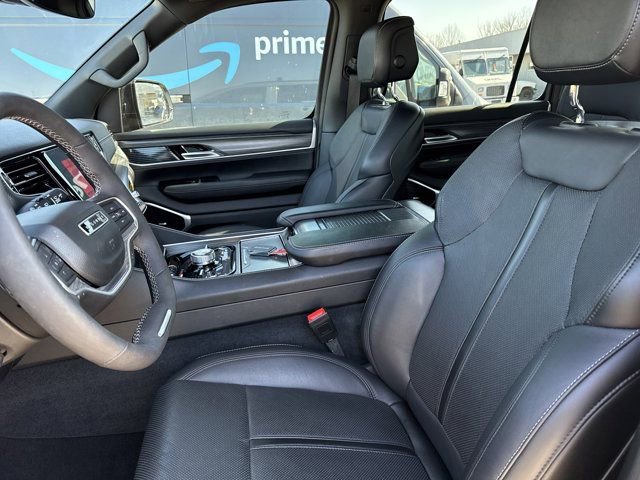 Used 2024 Jeep Wagoneer Series III w/ Premium Group I image 5