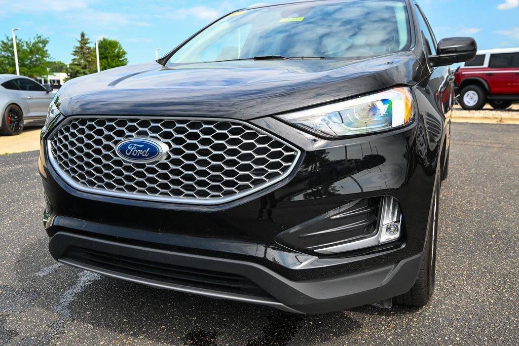 Certified 2024 Ford Edge SEL w/ Convenience Package AWD/4WD image 12