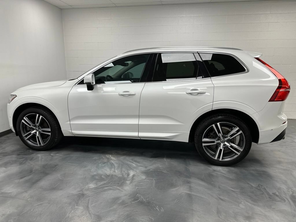 Used 2019 Volvo XC60 T6 Momentum w/ Multimedia Package AWD/4WD image 12