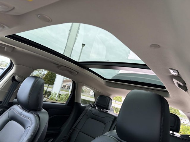 New 2026 Lincoln Corsair Premiere FWD image 33