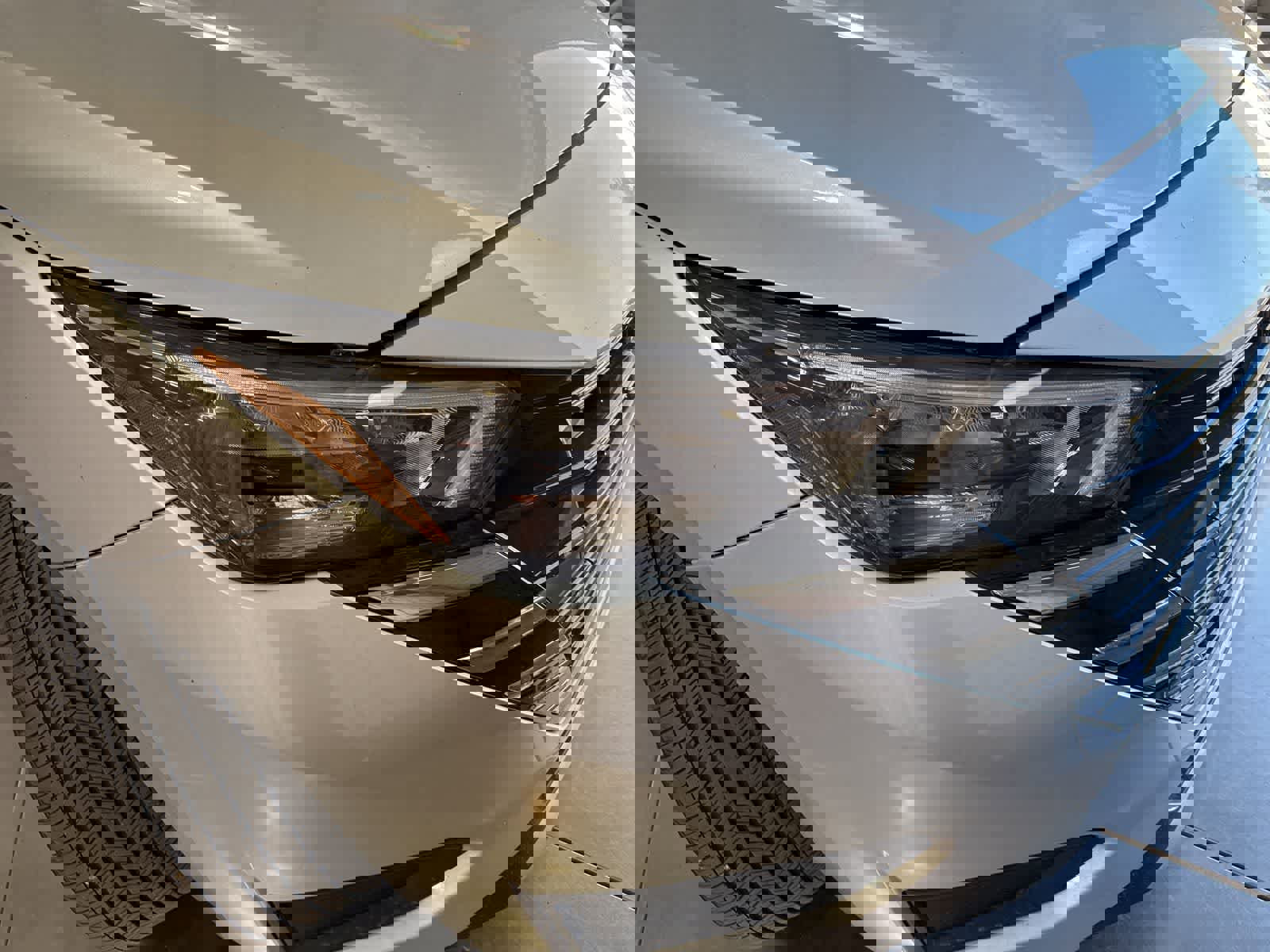 Used 2025 Nissan Versa SV w/ Trunk Package image 9