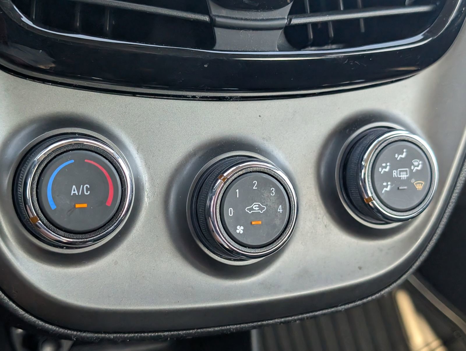 Used 2020 Chevrolet Spark LT image 12