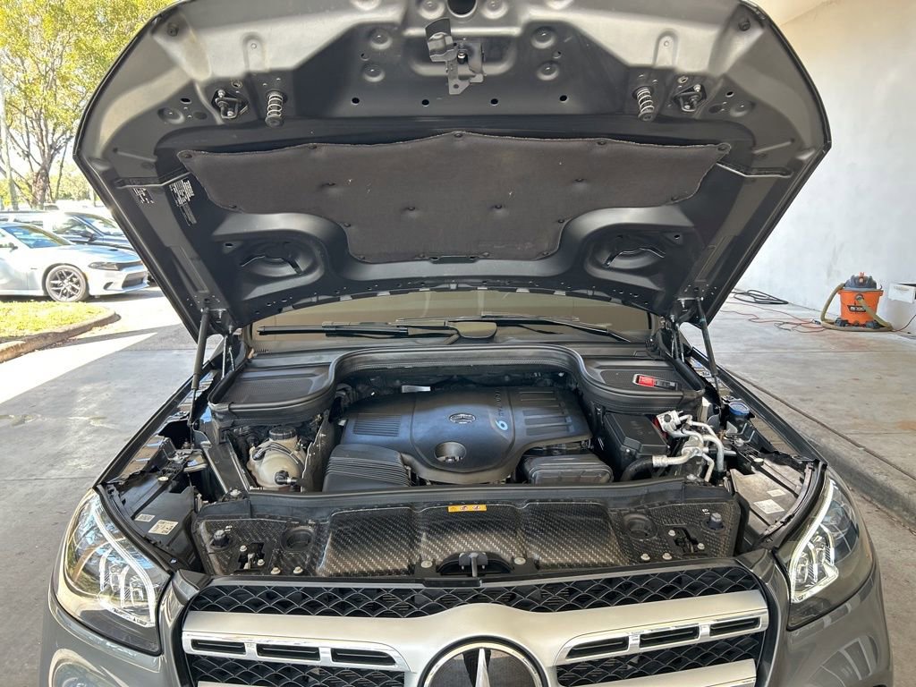 Used 2023 Mercedes-Benz GLS 450 4MATIC w/ AMG Line Exterior image 12