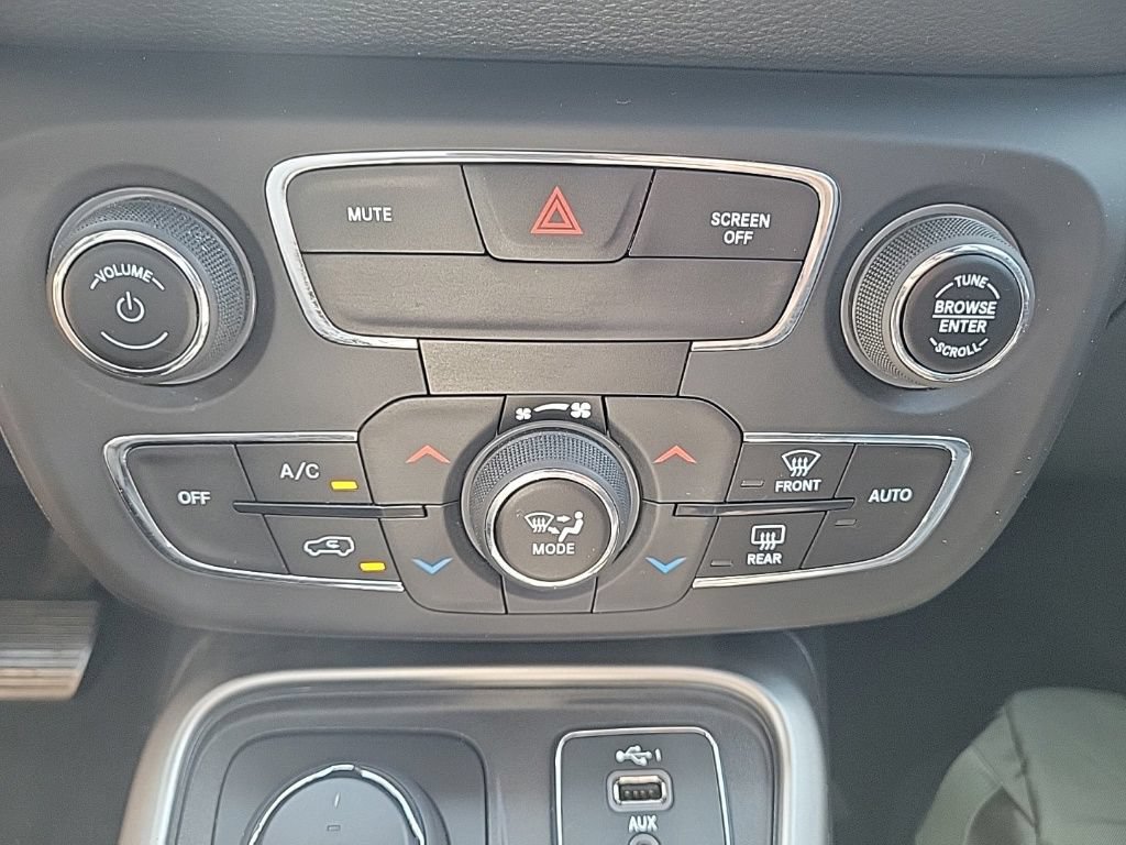 Used 2019 Jeep Compass Latitude w/ Popular Equipment Group AWD/4WD image 26