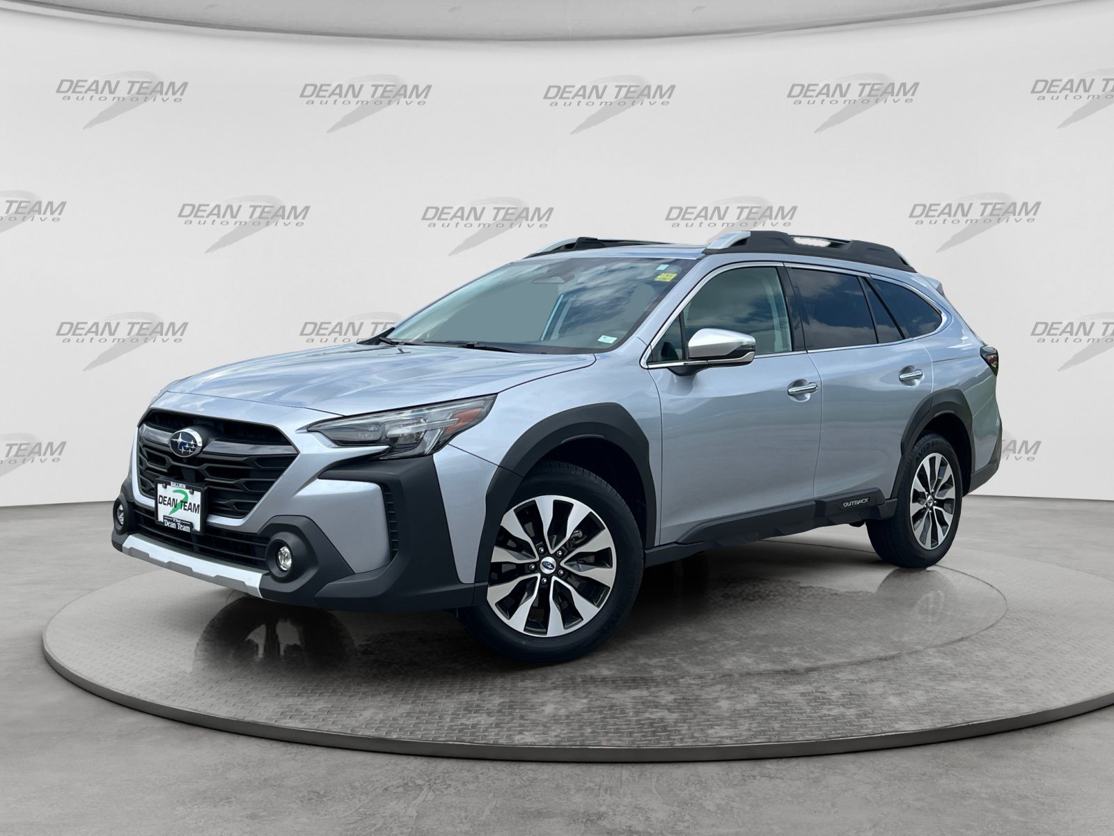 Used 2024 Subaru Outback Touring XT AWD/4WD image 3