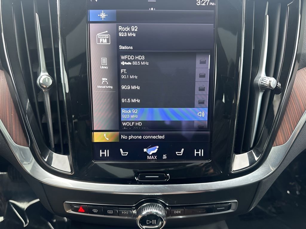 Used 2021 Volvo S60 T5 Momentum w/ Premium Package image 19