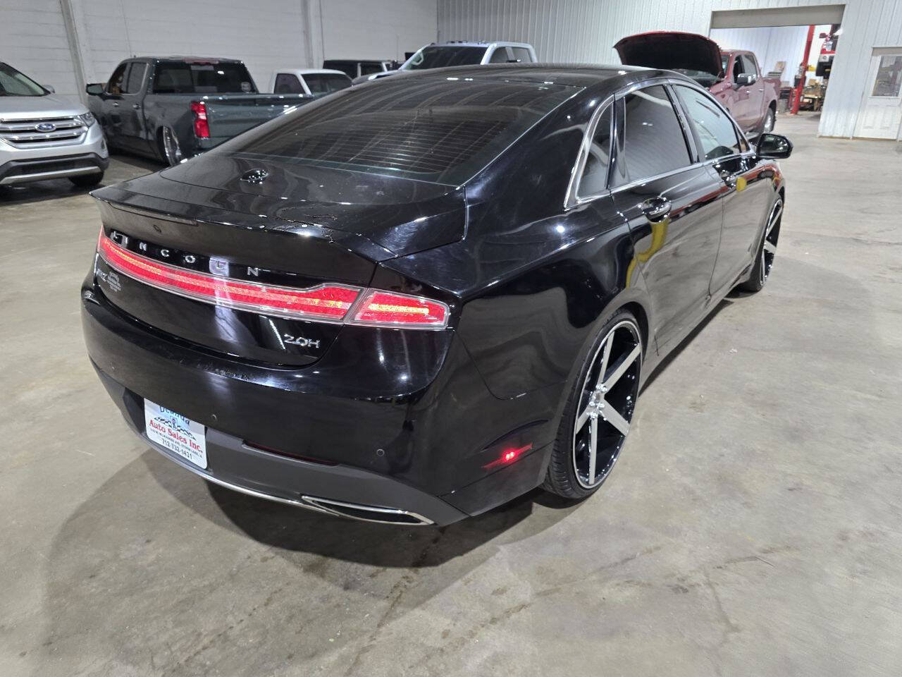 Used 2017 Lincoln MKZ Premiere FWD image 13