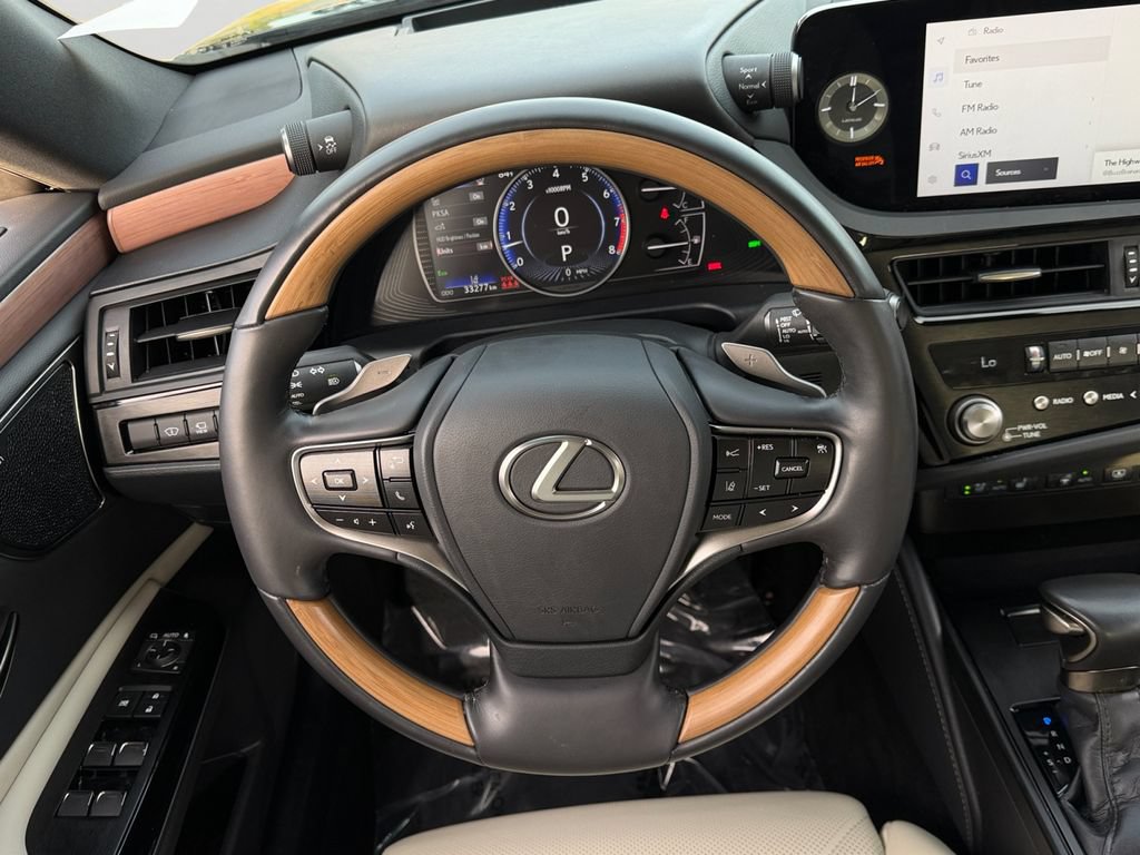 Certified 2025 Lexus ES 350 Ultra Luxury FWD image 17